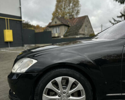 Чорний Мерседес С Клас, об'ємом двигуна 5.46 л та пробігом 270 тис. км за 10950 $, фото 12 на Automoto.ua