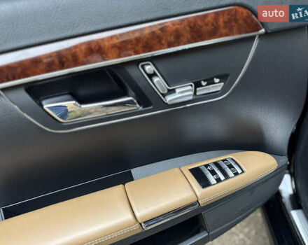 Черный Мерседес С Класс, объемом двигателя 5.5 л и пробегом 288 тыс. км за 10999 $, фото 21 на Automoto.ua