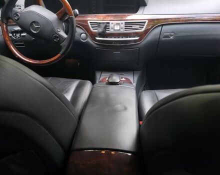 Черный Мерседес С Класс, объемом двигателя 5.46 л и пробегом 322 тыс. км за 15000 $, фото 30 на Automoto.ua