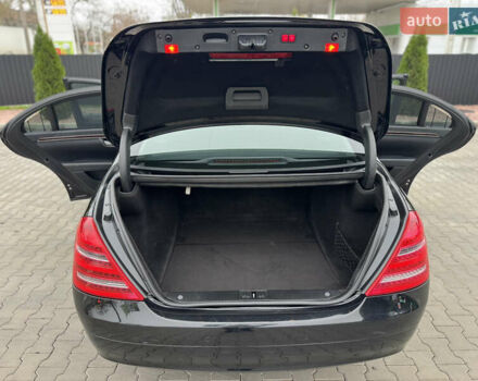 Черный Мерседес С Класс, объемом двигателя 3.5 л и пробегом 217 тыс. км за 10300 $, фото 58 на Automoto.ua