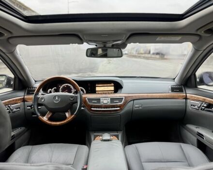 Черный Мерседес С Класс, объемом двигателя 5.5 л и пробегом 258 тыс. км за 7150 $, фото 11 на Automoto.ua