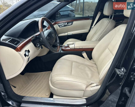 Чорний Мерседес С Клас, об'ємом двигуна 3.5 л та пробігом 220 тис. км за 10800 $, фото 17 на Automoto.ua