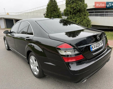 Черный Мерседес С Класс, объемом двигателя 3.5 л и пробегом 305 тыс. км за 7800 $, фото 17 на Automoto.ua