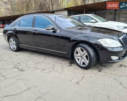 Чорний Мерседес С Клас, об'ємом двигуна 5.5 л та пробігом 203 тис. км за 11400 $, фото 23 на Automoto.ua