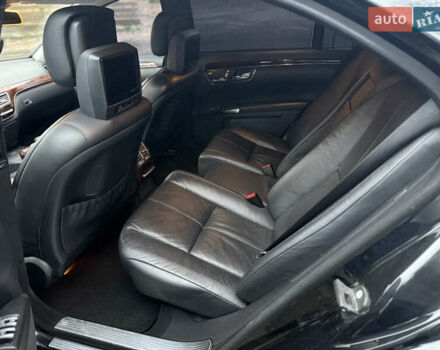 Чорний Мерседес С Клас, об'ємом двигуна 5.46 л та пробігом 560 тис. км за 7650 $, фото 17 на Automoto.ua