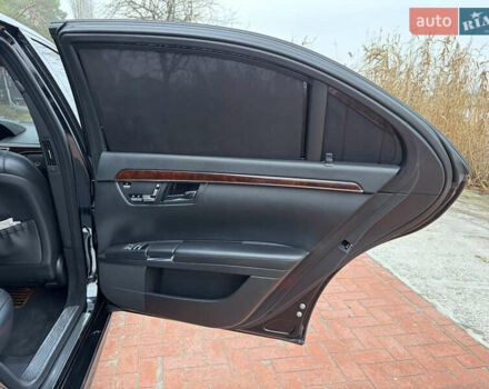 Чорний Мерседес С Клас, об'ємом двигуна 0 л та пробігом 364 тис. км за 11000 $, фото 10 на Automoto.ua