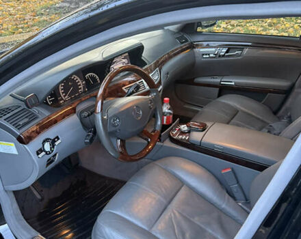 Чорний Мерседес С Клас, об'ємом двигуна 5.5 л та пробігом 155 тис. км за 16800 $, фото 23 на Automoto.ua