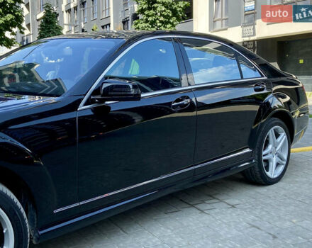 Черный Мерседес С Класс, объемом двигателя 5.46 л и пробегом 171 тыс. км за 14900 $, фото 6 на Automoto.ua