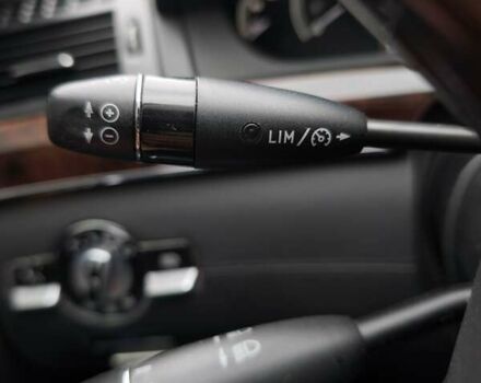 Черный Мерседес С Класс, объемом двигателя 5.46 л и пробегом 322 тыс. км за 15000 $, фото 4 на Automoto.ua