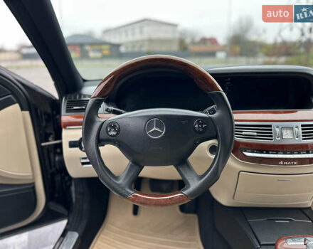 Чорний Мерседес С Клас, об'ємом двигуна 3.5 л та пробігом 220 тис. км за 10800 $, фото 36 на Automoto.ua