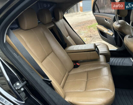 Черный Мерседес С Класс, объемом двигателя 5.5 л и пробегом 288 тыс. км за 10999 $, фото 23 на Automoto.ua