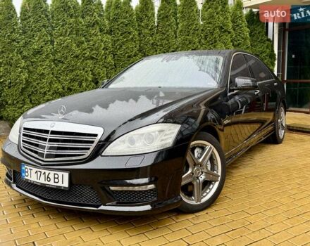 Черный Мерседес С Класс, объемом двигателя 6.2 л и пробегом 125 тыс. км за 18500 $, фото 1 на Automoto.ua