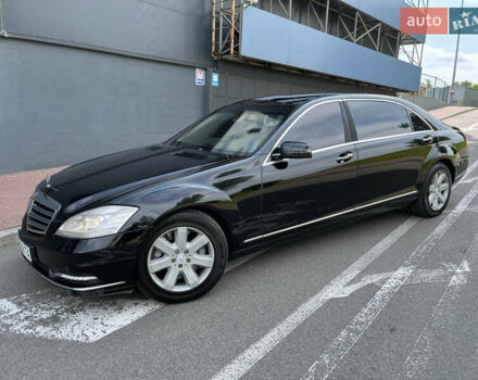 Черный Мерседес С Класс, объемом двигателя 5.5 л и пробегом 81 тыс. км за 33000 $, фото 2 на Automoto.ua