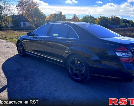 Черный Мерседес С Класс, объемом двигателя 5.5 л и пробегом 320 тыс. км за 11999 $, фото 1 на Automoto.ua