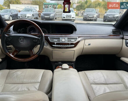 Мерседес С Класс 2007 в Ровно на Automoto.ua Черный Мерседес С Класс, объемом двигателя 5.5 л и пробегом 323 тыс. км за 8999 $, фото 49 на Automoto.ua