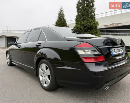Черный Мерседес С Класс, объемом двигателя 3.5 л и пробегом 305 тыс. км за 7800 $, фото 9 на Automoto.ua