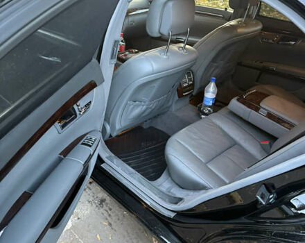 Чорний Мерседес С Клас, об'ємом двигуна 5.5 л та пробігом 155 тис. км за 16800 $, фото 19 на Automoto.ua