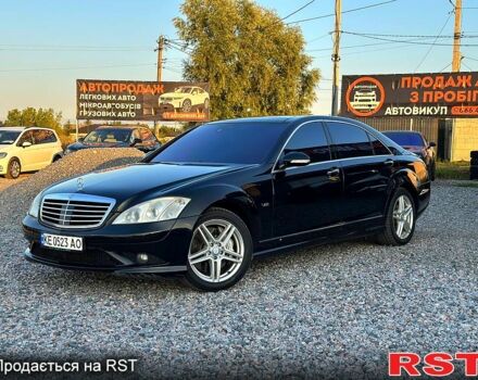 Черный Мерседес С Класс, объемом двигателя 5.5 л и пробегом 202 тыс. км за 8999 $, фото 1 на Automoto.ua