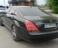 Черный Мерседес С Класс, объемом двигателя 5.5 л и пробегом 300 тыс. км за 7800 $, фото 1 на Automoto.ua