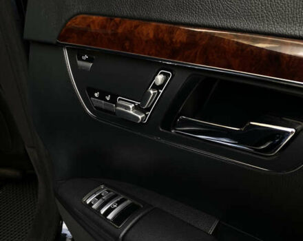 Чорний Мерседес С Клас, об'ємом двигуна 5.5 л та пробігом 303 тис. км за 10400 $, фото 16 на Automoto.ua