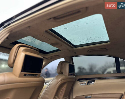 Черный Мерседес С Класс, объемом двигателя 5.46 л и пробегом 280 тыс. км за 8500 $, фото 13 на Automoto.ua