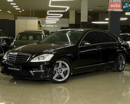 Черный Мерседес С Класс, объемом двигателя 5.46 л и пробегом 266 тыс. км за 10989 $, фото 2 на Automoto.ua