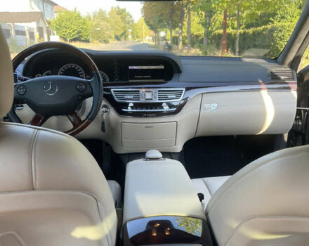 Чорний Мерседес С Клас, об'ємом двигуна 5.5 л та пробігом 157 тис. км за 15900 $, фото 17 на Automoto.ua