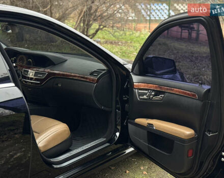 Чорний Мерседес С Клас, об'ємом двигуна 5.5 л та пробігом 288 тис. км за 10950 $, фото 14 на Automoto.ua