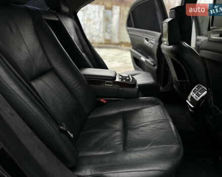 Черный Мерседес С Класс, объемом двигателя 5.46 л и пробегом 270 тыс. км за 8700 $, фото 31 на Automoto.ua