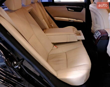 Чорний Мерседес С Клас, об'ємом двигуна 4.7 л та пробігом 218 тис. км за 8900 $, фото 48 на Automoto.ua