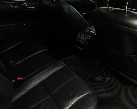 Черный Мерседес С Класс, объемом двигателя 5.5 л и пробегом 303 тыс. км за 10400 $, фото 13 на Automoto.ua