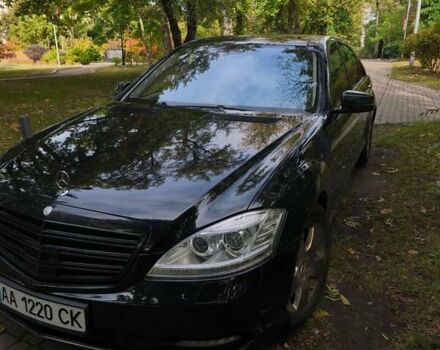 Черный Мерседес С Класс, объемом двигателя 5.46 л и пробегом 322 тыс. км за 15000 $, фото 23 на Automoto.ua