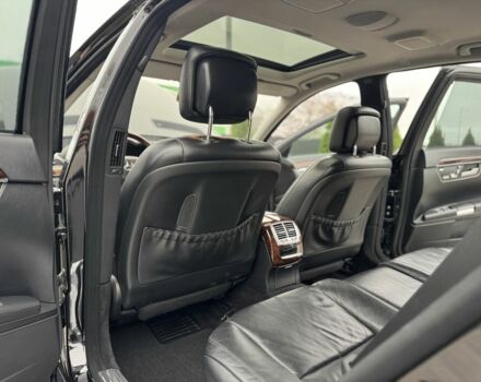 Черный Мерседес С Класс, объемом двигателя 3.5 л и пробегом 217 тыс. км за 10300 $, фото 11 на Automoto.ua