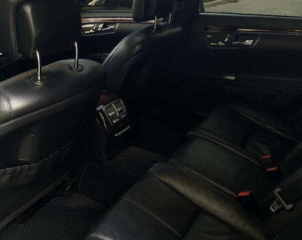 Чорний Мерседес С Клас, об'ємом двигуна 5.5 л та пробігом 303 тис. км за 10400 $, фото 13 на Automoto.ua