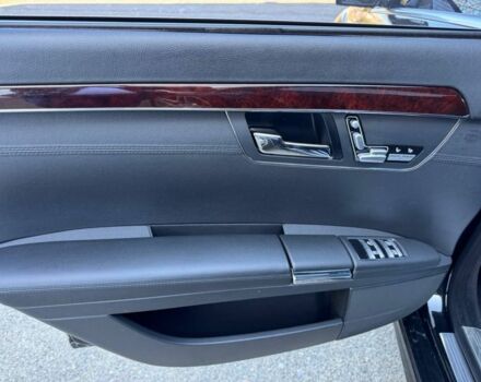 Черный Мерседес С Класс, объемом двигателя 4.7 л и пробегом 259 тыс. км за 10900 $, фото 18 на Automoto.ua