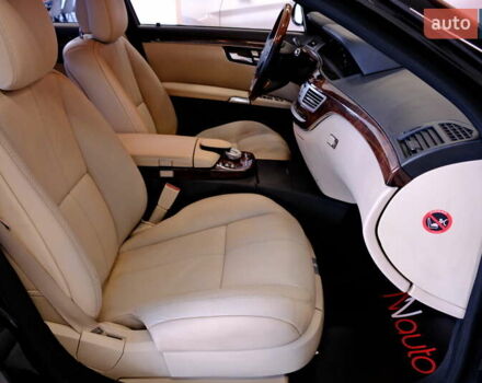 Чорний Мерседес С Клас, об'ємом двигуна 4.7 л та пробігом 218 тис. км за 8900 $, фото 52 на Automoto.ua