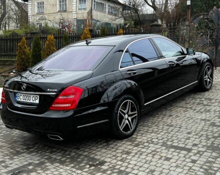 Черный Мерседес С Класс, объемом двигателя 5.5 л и пробегом 327 тыс. км за 10000 $, фото 4 на Automoto.ua