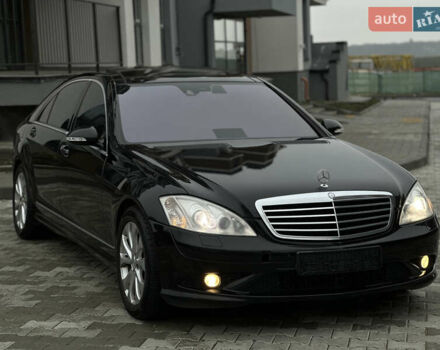 Черный Мерседес С Класс, объемом двигателя 5.46 л и пробегом 270 тыс. км за 8700 $, фото 1 на Automoto.ua