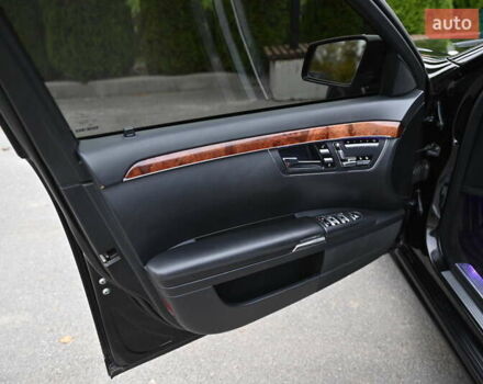 Мерседес С Класс 2007 в Любаре на Automoto.ua Черный Мерседес С Класс, объемом двигателя 5.5 л и пробегом 273 тыс. км за 12000 $, фото 47 на Automoto.ua