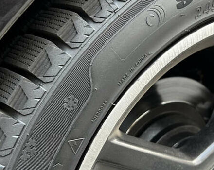 Черный Мерседес С Класс, объемом двигателя 5.5 л и пробегом 305 тыс. км за 14300 $, фото 5 на Automoto.ua