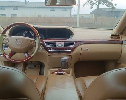 Черный Мерседес С Класс, объемом двигателя 4.7 л и пробегом 339 тыс. км за 11000 $, фото 8 на Automoto.ua