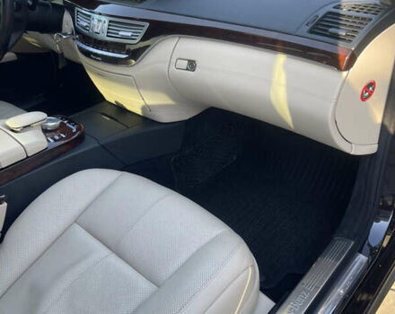 Чорний Мерседес С Клас, об'ємом двигуна 5.5 л та пробігом 157 тис. км за 15900 $, фото 35 на Automoto.ua