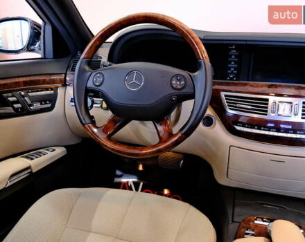 Чорний Мерседес С Клас, об'ємом двигуна 4.7 л та пробігом 218 тис. км за 8900 $, фото 56 на Automoto.ua