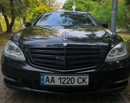 Черный Мерседес С Класс, объемом двигателя 5.46 л и пробегом 322 тыс. км за 15000 $, фото 2 на Automoto.ua