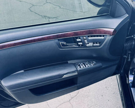 Чорний Мерседес С Клас, об'ємом двигуна 3.5 л та пробігом 190 тис. км за 10500 $, фото 17 на Automoto.ua