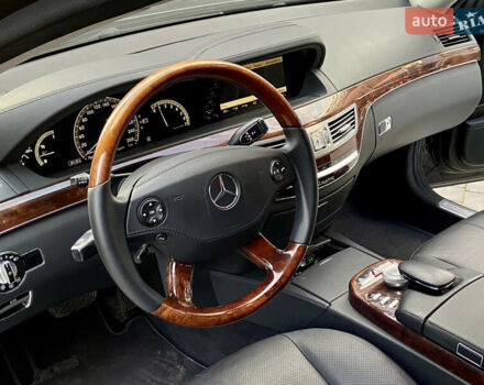 Черный Мерседес С Класс, объемом двигателя 5.46 л и пробегом 171 тыс. км за 14900 $, фото 30 на Automoto.ua