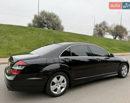 Черный Мерседес С Класс, объемом двигателя 3.5 л и пробегом 305 тыс. км за 7800 $, фото 13 на Automoto.ua