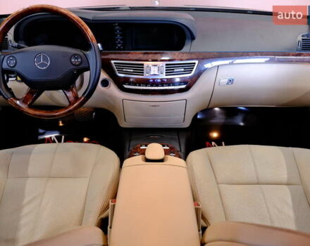Чорний Мерседес С Клас, об'ємом двигуна 4.7 л та пробігом 218 тис. км за 8900 $, фото 55 на Automoto.ua