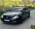 Черный Мерседес С Класс, объемом двигателя 5.5 л и пробегом 265 тыс. км за 8800 $, фото 1 на Automoto.ua
