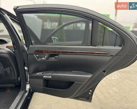 Черный Мерседес С Класс, объемом двигателя 3.5 л и пробегом 217 тыс. км за 10300 $, фото 50 на Automoto.ua